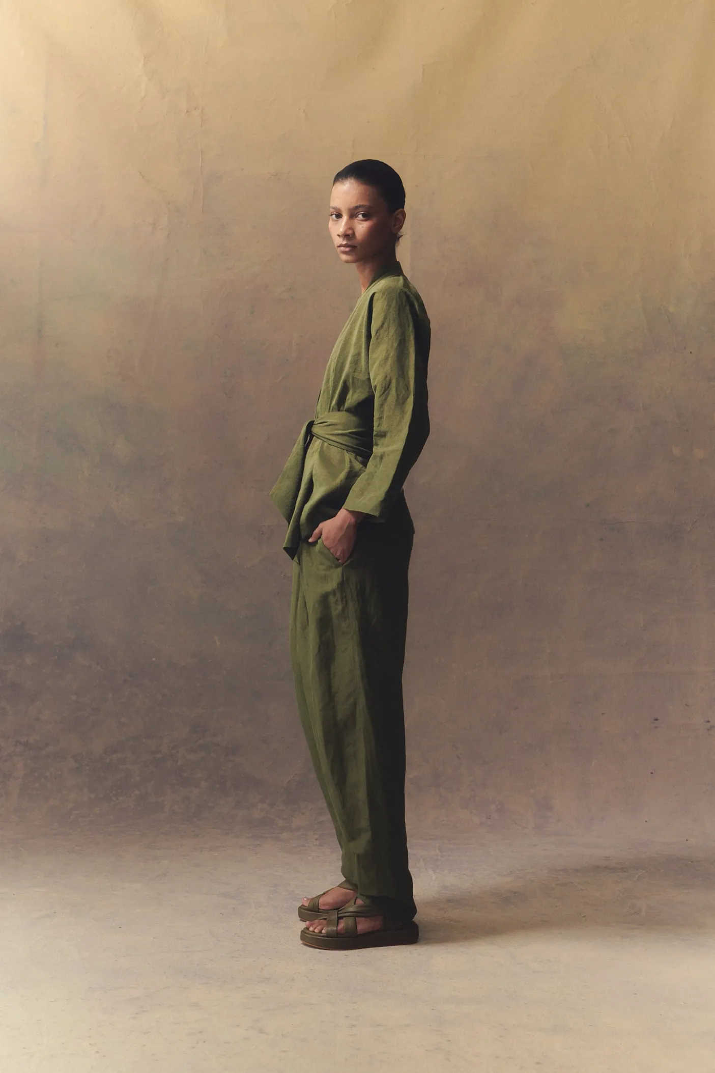 Ama, pantalón en lino y seda verde