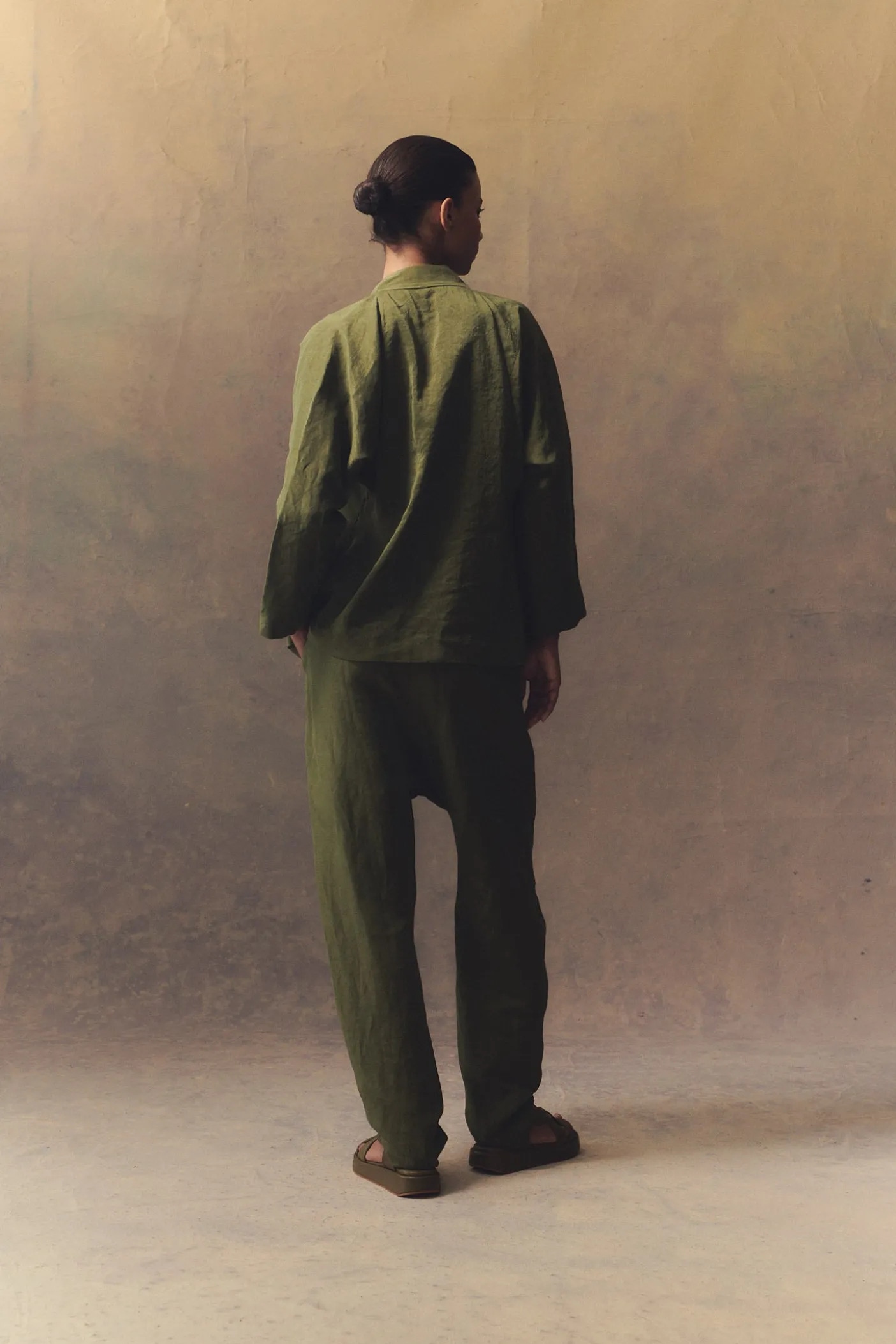 Ama, pantalón en lino y seda verde
