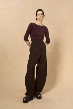 Arco, pantalon en lino y cupro burdeos