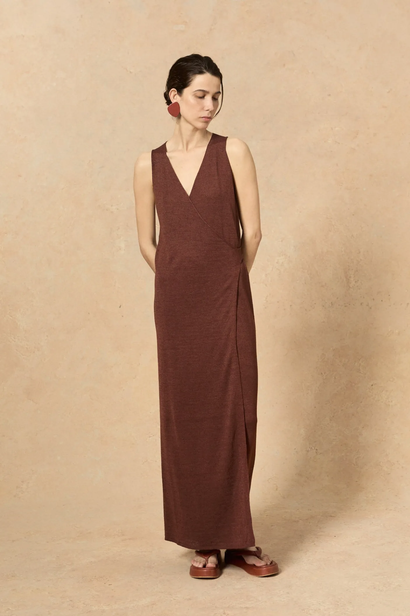 Canton, vestido cruzado de punto granate