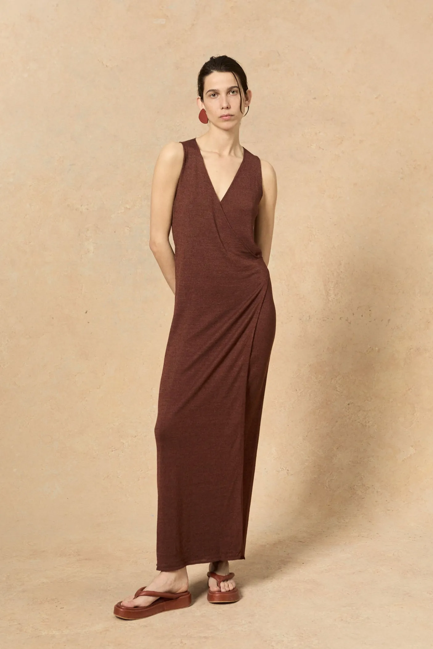 Canton, vestido cruzado de punto granate