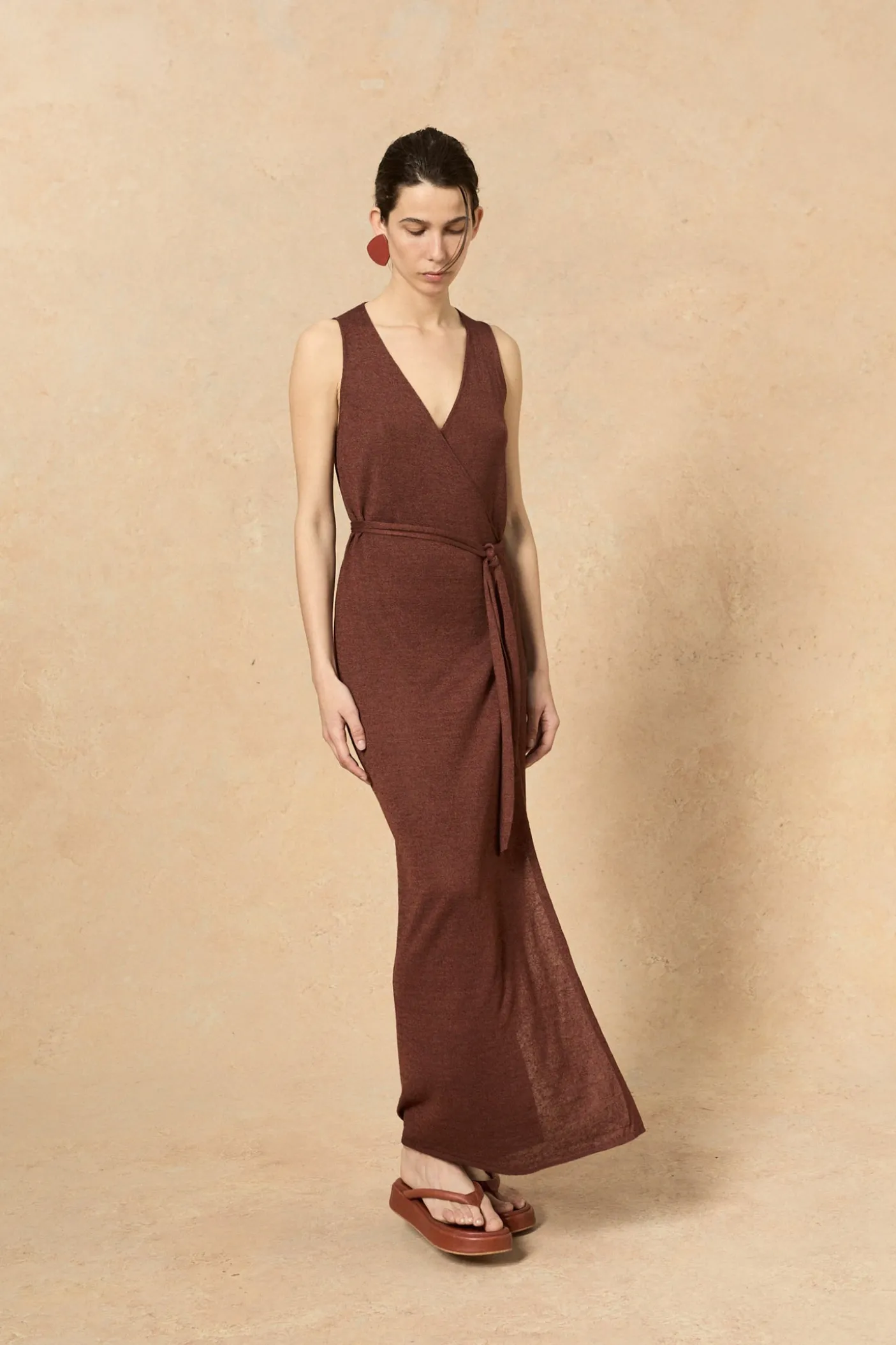 Canton, vestido cruzado de punto granate