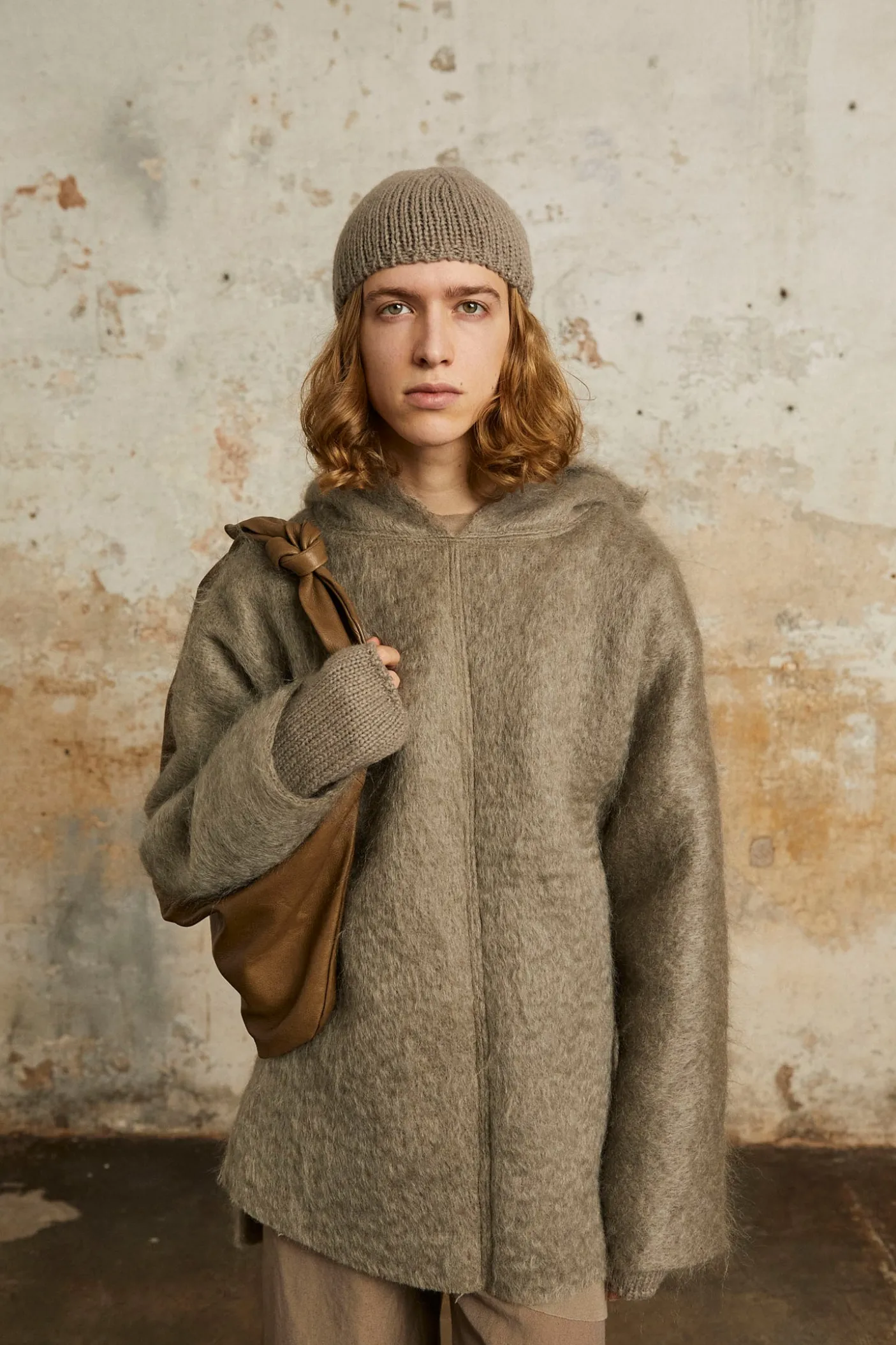 Circ, gorro de punto baby alpaca y seda gris