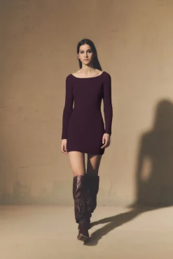 Circe, bota burdeos