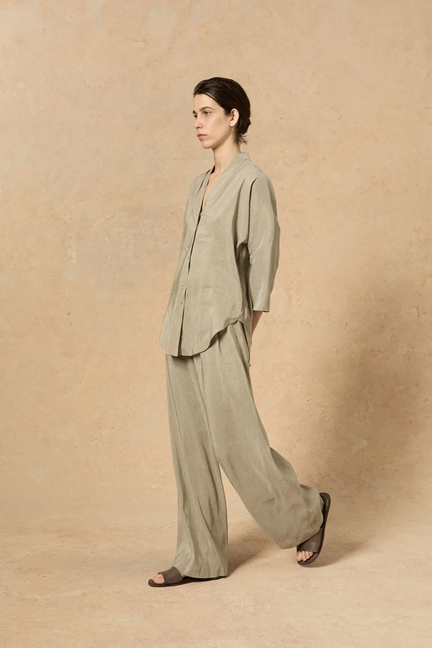 Cleo, pantalon en lino y seda a rayas verdes