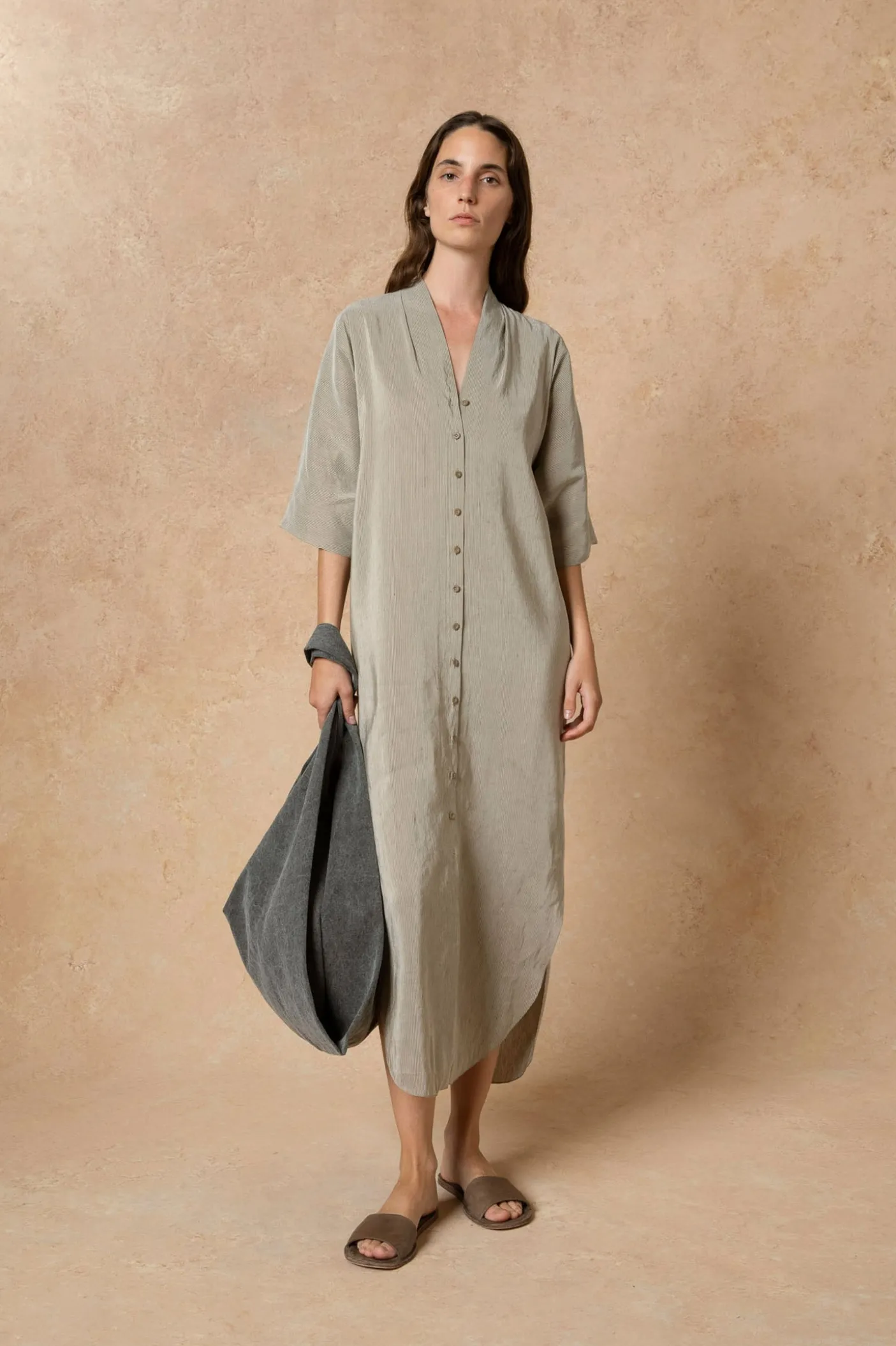 Cleo, vestido en lino y seda a rayas verdes