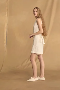 Costa, ivory linen shorts