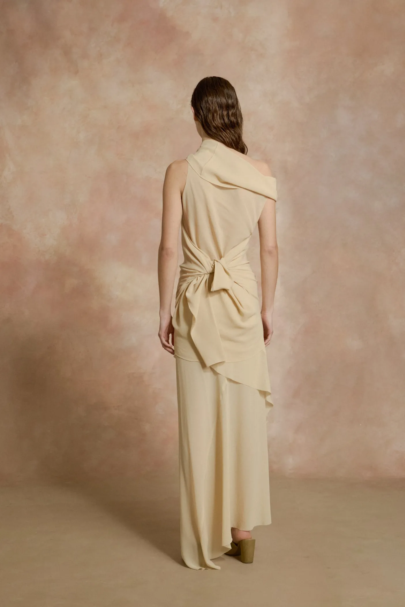 Dora, long skirt in beige silk georgette
