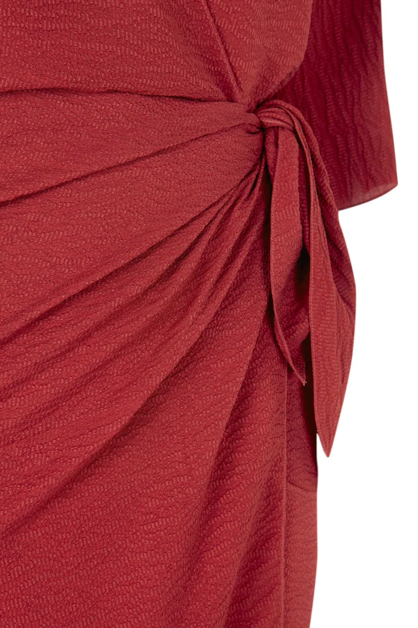 Genara, vestido en seda rojo carmin