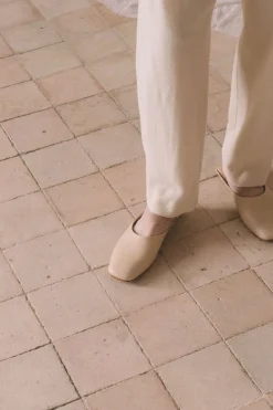 Jackie, mule en cuero beige