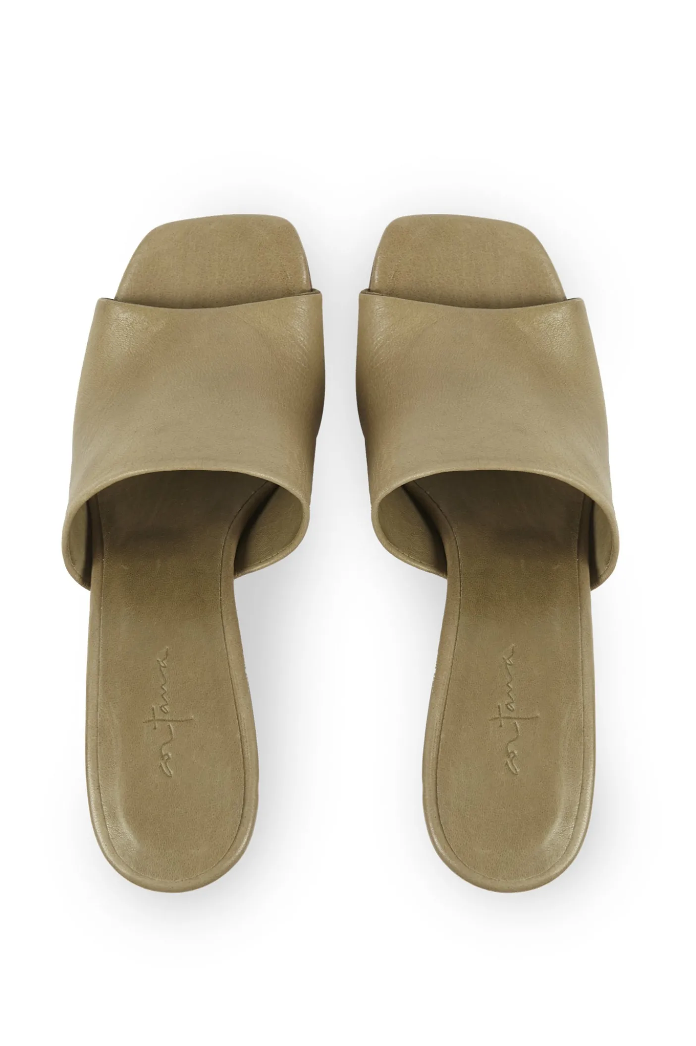 Janis, mules en verde
