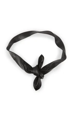 Jin 6, cinturon anudado de cuero negro