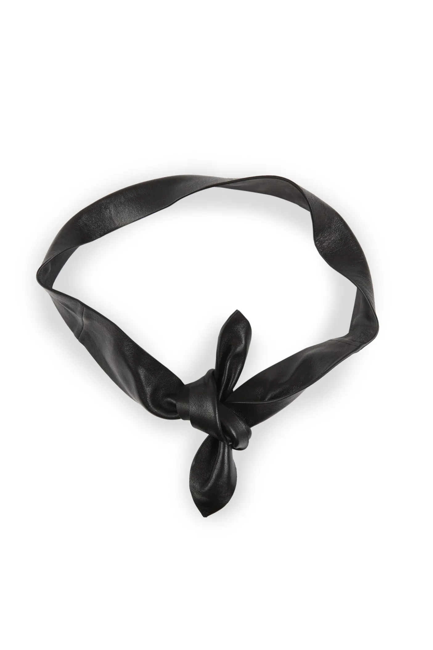 Jin 6, cinturon anudado de cuero negro