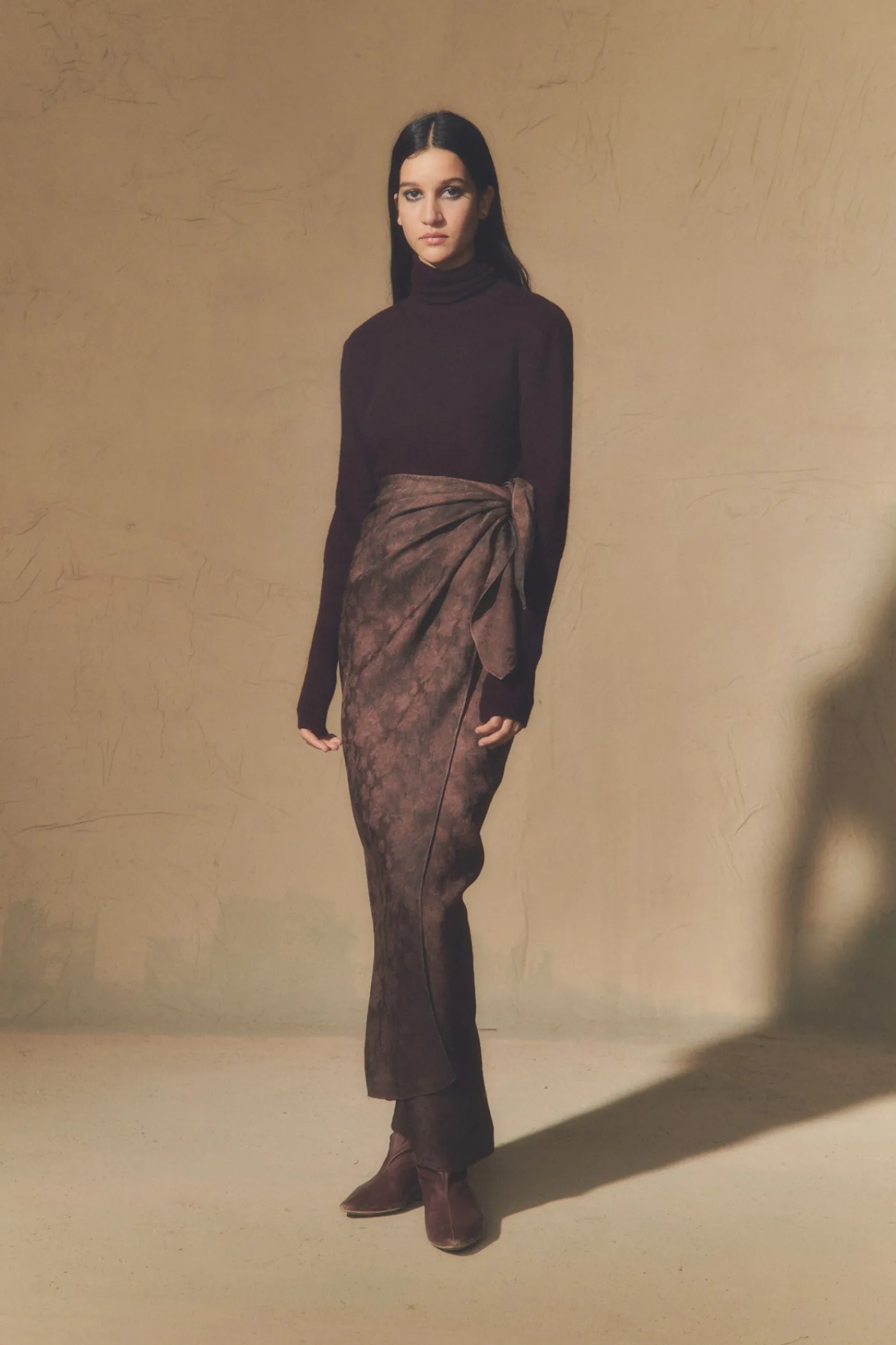 Kaia, burgundy turtleneck sweater