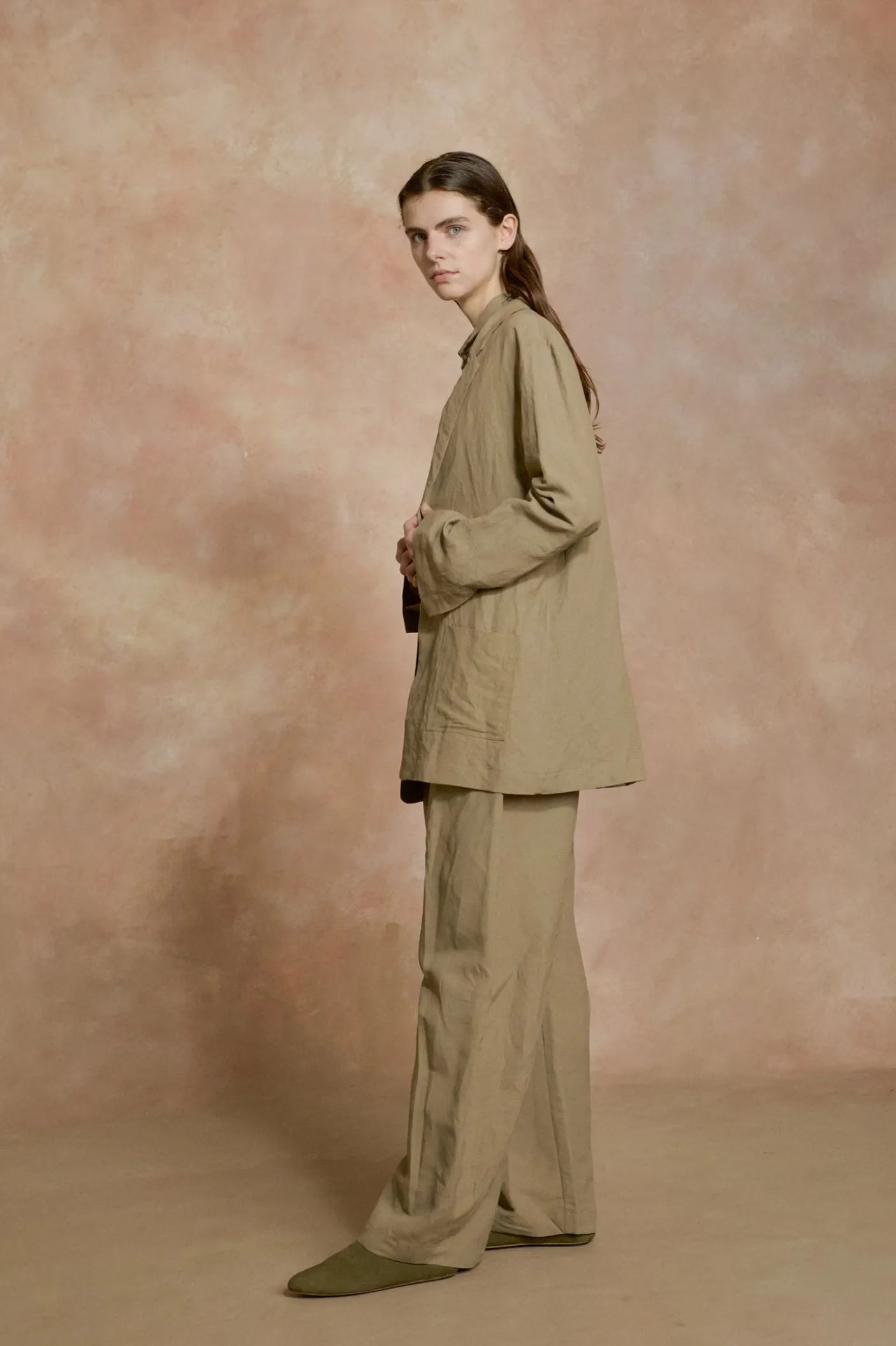 Kibal, babucha mujer de ante verde oscuro