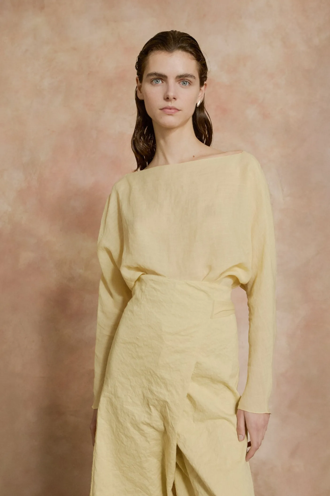 Limon, pale yellow high-waisted pants
