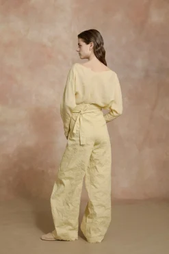 Limon, pale yellow high-waisted pants