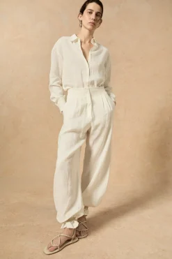 Lou, sandalia plana en beige