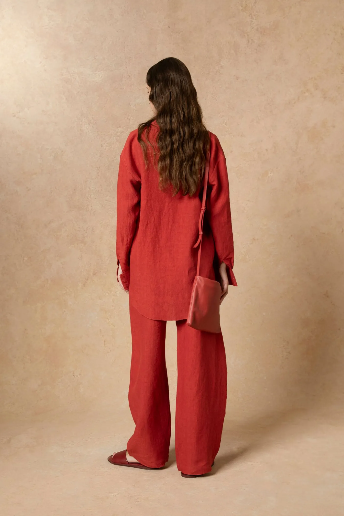 Marlo, camisa en lino rojo