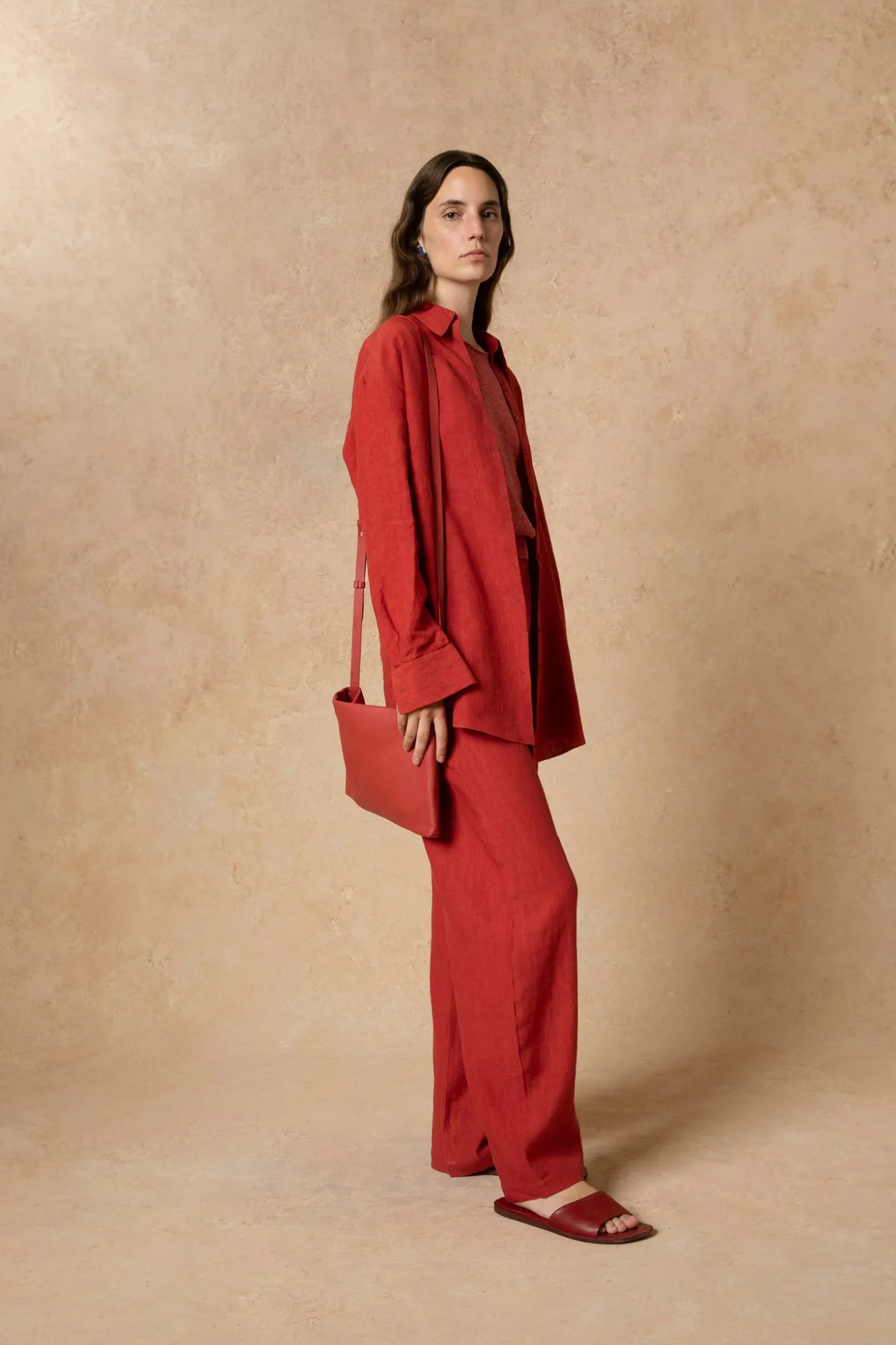 Marlo, camisa en lino rojo