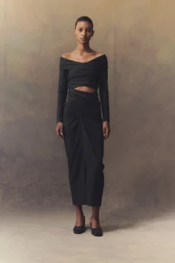 Mira, light peach crop top