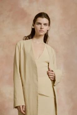 Mite, chaqueta oversize beige