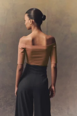 Naim, crop top en punto bronce