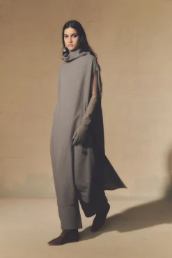 Patti, gray virgin wool pants