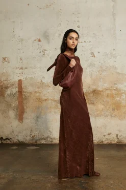 Roisin, long dress in blush velvet