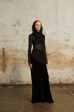 Roisin, long skirt in black velvet