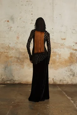 Roisin, long skirt in black velvet