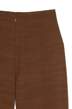 Saga, cinnamon pants