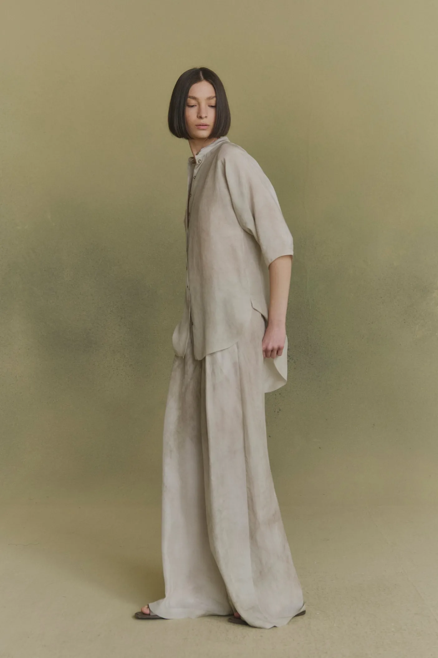 Salome, camisa de seda ceniza maltinto