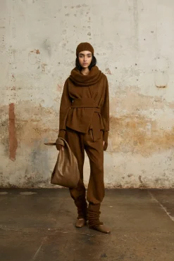 Single, cashmere pants
