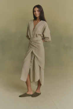 Tramonto, vestido midi de ramio verde salvia